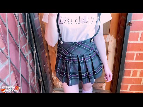 ❤️ A estudante chupa profundamente a sua pila e fode em vez de aulas. ❤️ Porno vídeo em nós