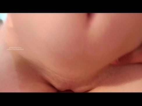 ❤️ Dormir no quarto da minha irmã e foi assim que acordei ❤️ Porno vídeo em nós