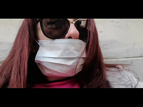 ❤️ Nicoletta vinga-se do seu vizinho e faz chichi na sua garagem (Especial Covid19 Quarentena Italiana) ❤️ Porno vídeo em nós