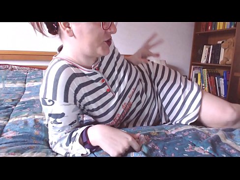 ❤️ Leve este grande galo preto na sua boca escravozinho ❤️ Porno vídeo em nós