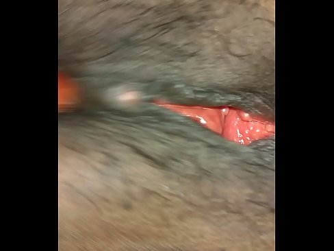 ❤️ Espalhar a minha rata gorda faz com que ela se esguiche ❤️ Porno vídeo em nós