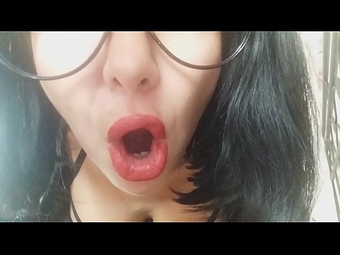 ❤️ Querida, a tua madrasta não te vai deixar ir hoje à escola... Preciso demasiado de ti... ❤️ Porno vídeo em nós