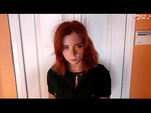 ❤️ Guarda de Segurança Punida Mulher Bonita por Roubo em Loja - Cum In Mouth ❤️ Porno vídeo em nós