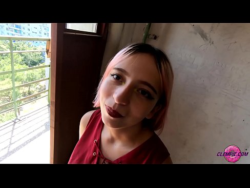 ❤️ Estudante Sensual Chupa um Estranho no Outback - Cum On His Face ❤️ Porno vídeo em nós